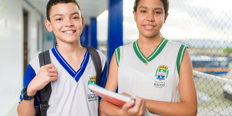 Pré-matrícula para novos alunos da rede municipal começa na segunda (8); confira passo a passo