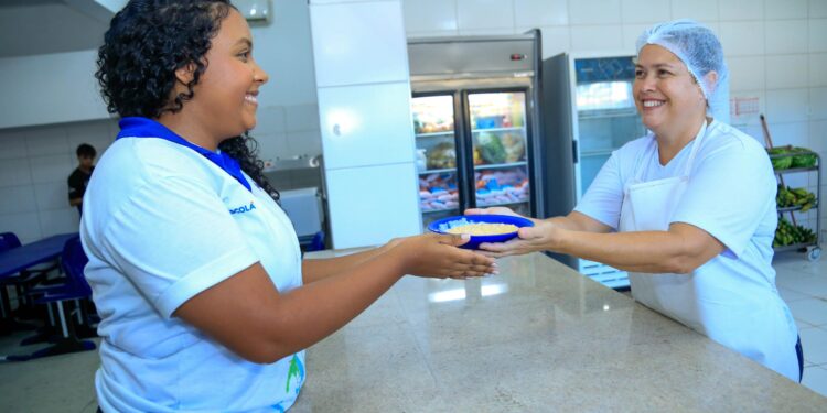 Educação abre processo seletivo com 1.500 vagas para agentes educacionais