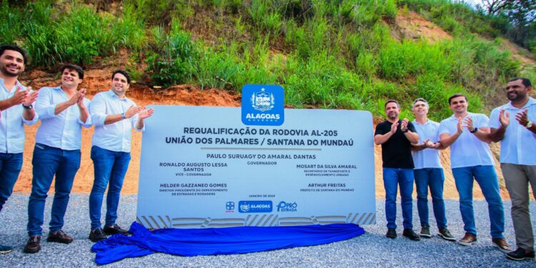 Governador Paulo Dantas entrega requalificação da AL-205 em Santana do Mundaú
