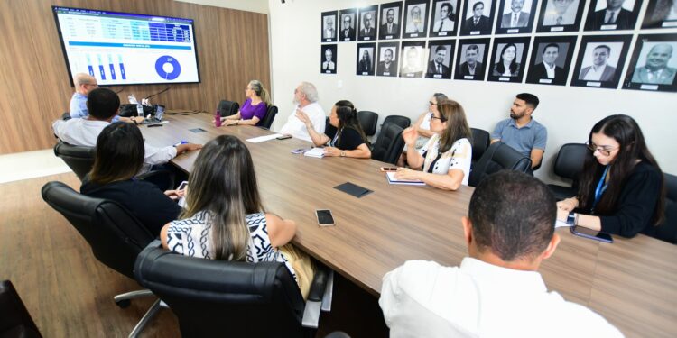 Grupo Técnico Científico da Sesau realiza primeira reunião para avaliar a Covid-19 em AL