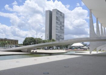 Congresso volta do recesso em fevereiro com 20 medidas provisórias na pauta  Fonte: Agência Câmara de Notícias