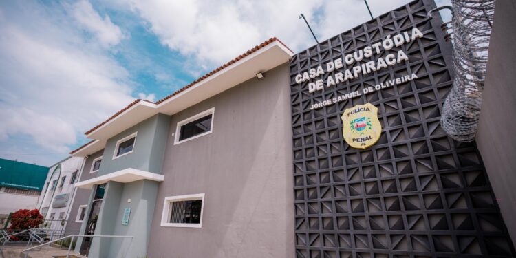 Paulo Dantas e Luciano Barbosa inauguram Casa de Custódia de Arapiraca