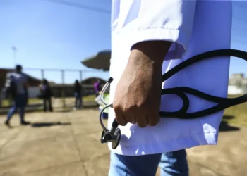 Cidades do Norte e Nordeste com falta de médicos terão R$ 20 milhões