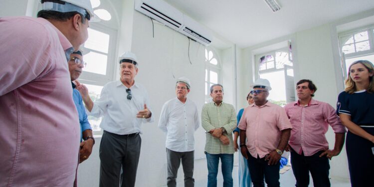 Ronaldo Lessa recebe vice-prefeitos e apresenta nova sede da Vice-Governadoria