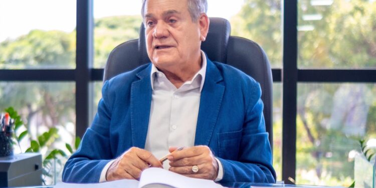 Vice-governador Ronaldo Lessa assume comando do Estado