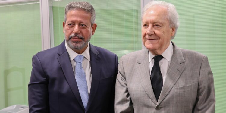 Comissão do Senado aprova fim do “saidão” para presos