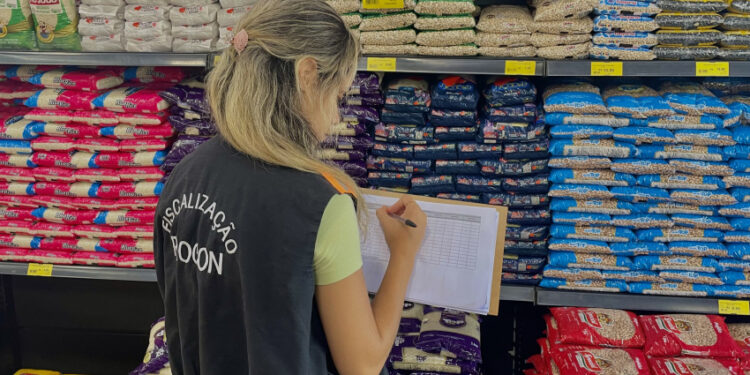 Procon Maceió divulga pesquisa do valor da cesta básica na capital