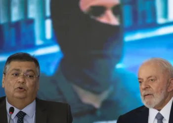 JHC vistoria obras de pavimentação no Village Campestre II, esperadas há décadas por moradores