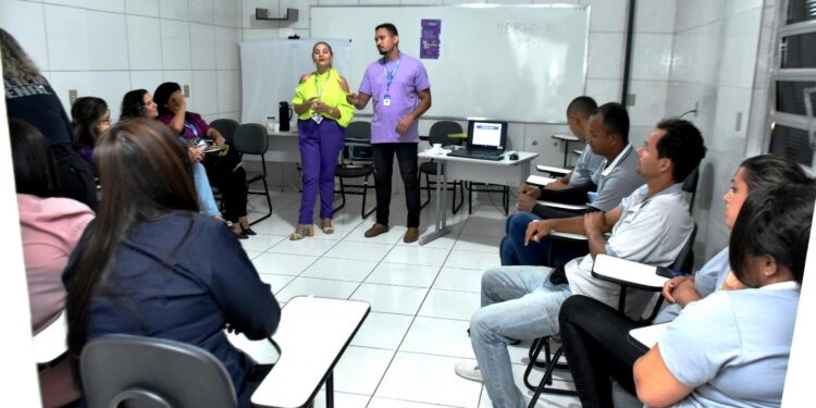 Fevereiro Roxo: Secretaria de Ressocialização conscientiza servidores sobre lúpus, fibromialgia e alzheimer