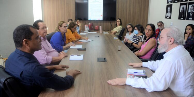 Grupo Técnico Científico da Sesau discute medidas para o período de sazonalidade da dengue