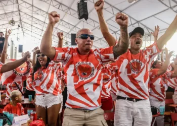 Nos 40 anos da Sapucaí, Viradouro é campeã do carnaval do Rio