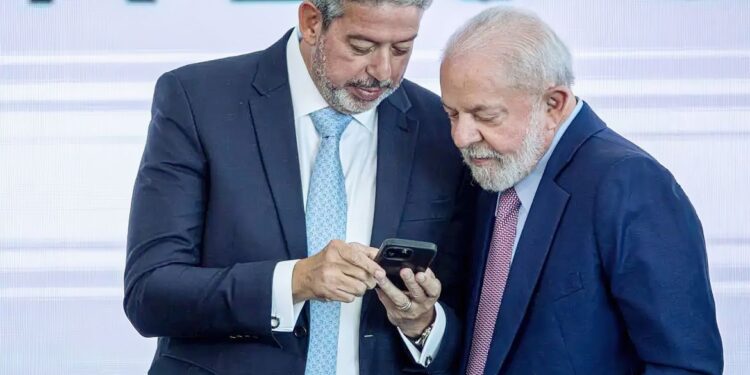 Lula e Arthur Lira se reúnem para tratar da relação entre poderes