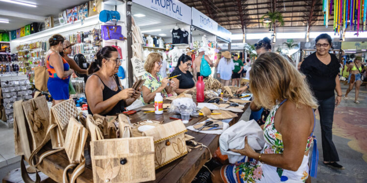Prefeitura de Maceió oferece oficina para ensinar nova técnica a artesãs