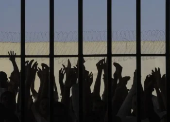 Comissão do Senado aprova fim do “saidão” para presos