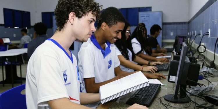 Rede estadual expande o ensino integral e Alagoas fica acima da média nacional