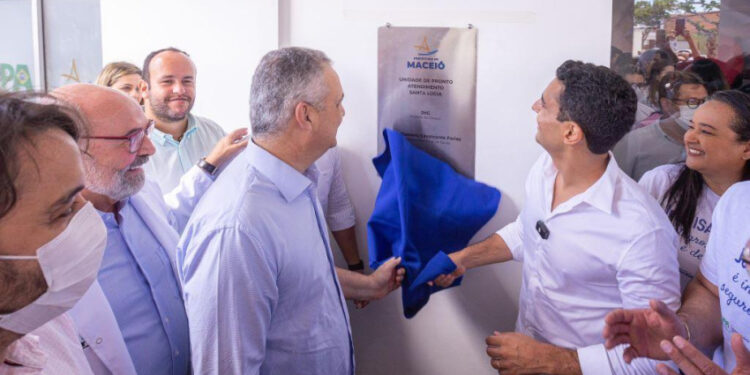 Prefeito JHC entrega UPA e nova praça na Santa Lúcia, parte alta de Maceió