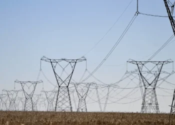 Prefeito JHC concede mais um reajuste salarial de 7% a servidores