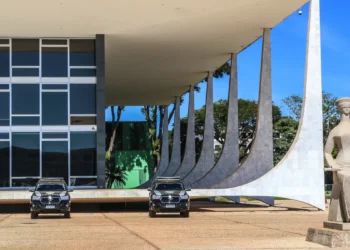 Moraes liberta coronéis da PMDF réus por omissão no 8 de janeiro