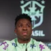 Em lágrimas, Vini Jr revela “menos vontade de jogar” devido a racismo