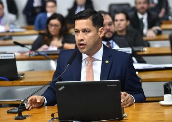 Prefeitura de Maceió realiza oficina sobre letramento racial com marisqueiras da orla lagunar