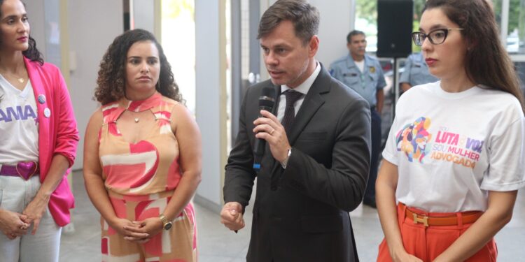 OAB/AL promove ato em apoio à advogada vítima de violência e ameaças no Fórum de Maceió