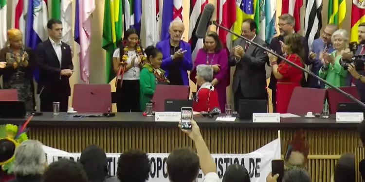 Comissão aprova pedido de perdão inédito por violações na ditadura