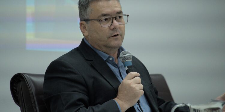 Programa Alagoano de Ensino Integral é apresentado em seminário do MEC