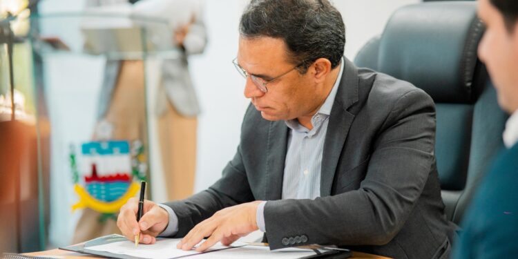 Prefeitura de Maceió realiza oficina sobre letramento racial com marisqueiras da orla lagunar