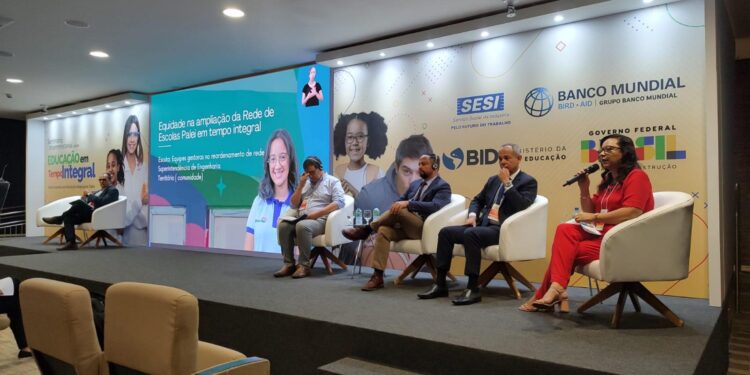 Programa Alagoano de Ensino Integral é apresentado em seminário do MEC