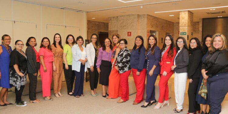 Governo propõe salário mínimo de R$ 1.502 em 2025