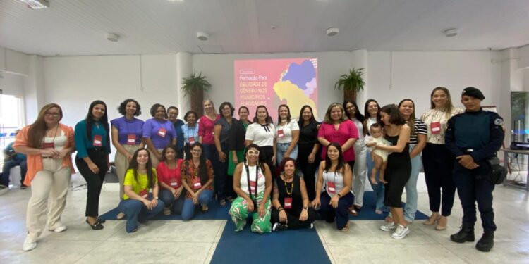 Servidores do Iplan participam de oficina com especialista internacional em urbanismo social