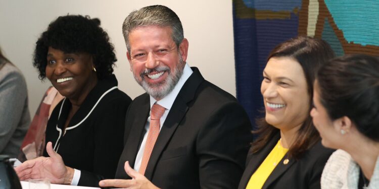Arthur Lira se reúne com embaixadoras, diplomatas e bancada feminina em reunião preparatória do P-20
