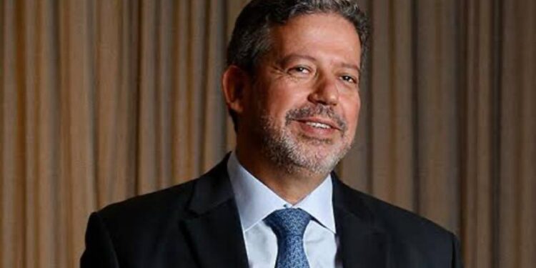 Pesquisa mostra que 87% dos deputados federais aprovam Arthur Lira como presidente da Câmara