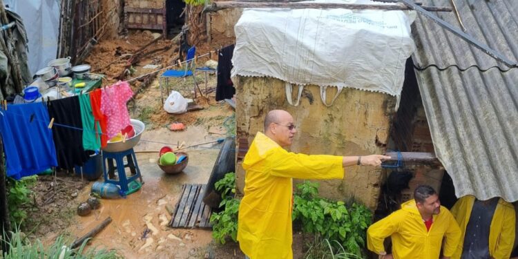 Defesa Civil diz que rios estão voltando ao nível normal e risco de novas enchentes diminui