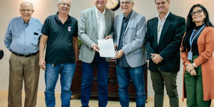 Governador em exercício discute fortalecimento do setor de engenharia em Alagoas