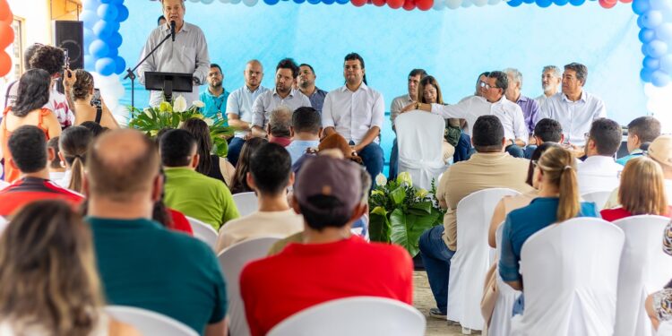 Ronaldo Lessa inaugura posto do Instituto de Identificação em Maribondo