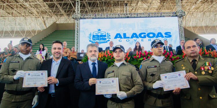 Segurança em Alagoas é reforçada com a formatura de 923 policiais militares