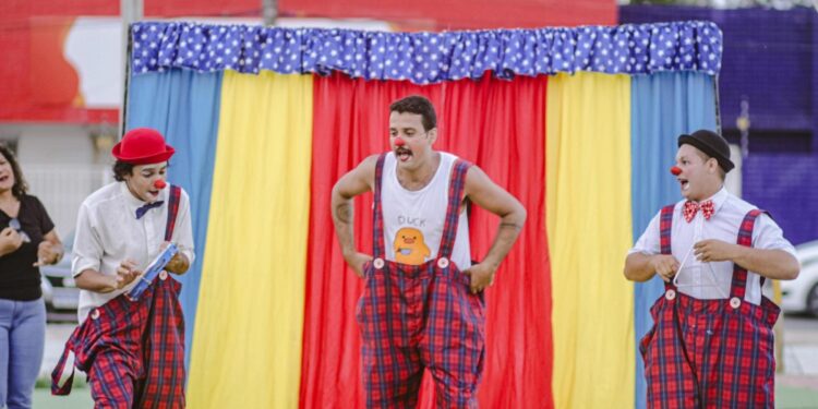 Terceira apresentação do Projeto “Praçalhada: A Arte ao Alcance de Todos” acontece neste domingo, no Vale do Reginaldo