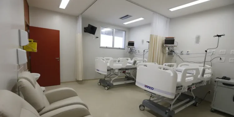 Quatro hospitais de Porto Alegre recebem 70 novos leitos