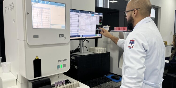HGE passa a contar com novo equipamento capaz de realizar 100 hemogramas por hora