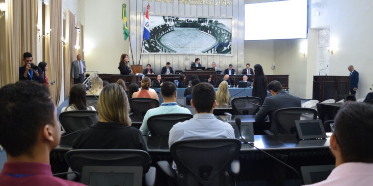 Projeto de Lei de Diretrizes Orçamentárias é apresentado em audiência pública