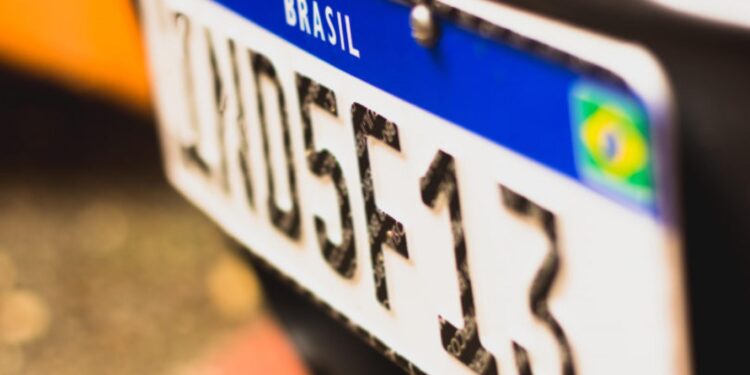 Perdeu a placa do seu veículo? Detran Alagoas explica como proceder durante o período chuvoso