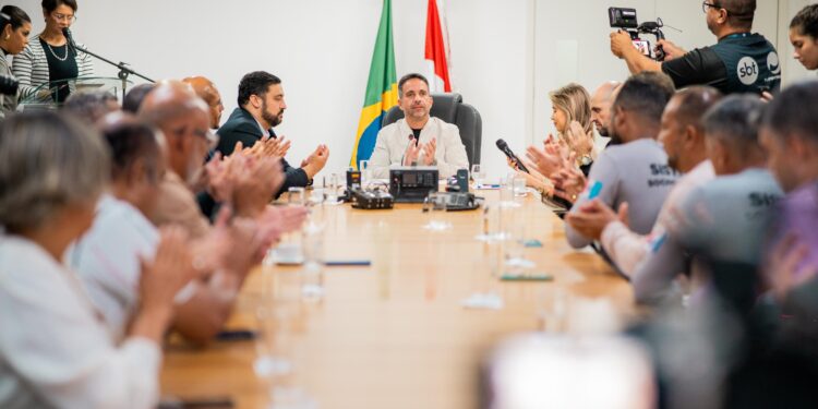 Governador anuncia investimentos em infraestrutura e saneamento em Jacuípe