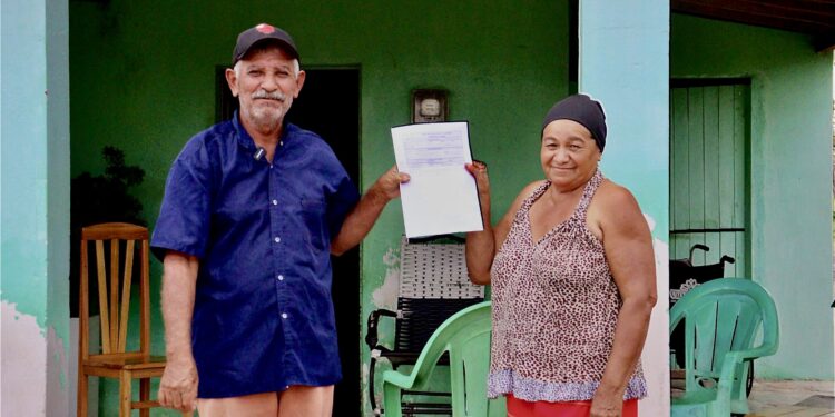 Agricultores fazem cadastramento e mudam de vida com água do Canal do Sertão