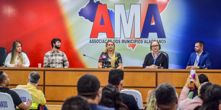 Audiência Pública sobre a Política Nacional Aldir Blanc reúne segmentos culturais em Maceió