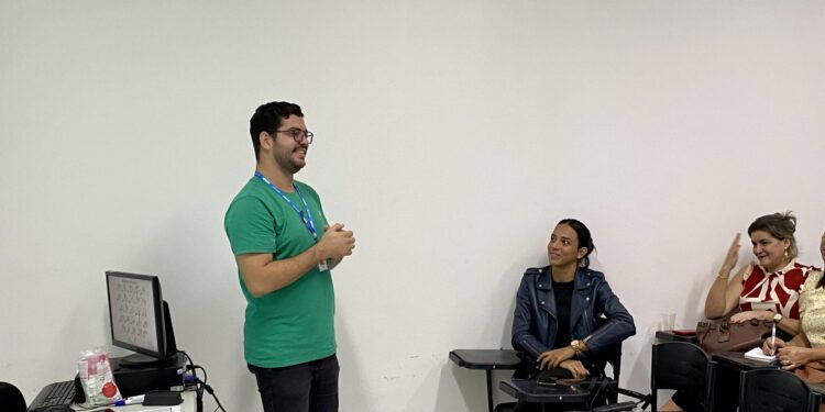 Governo de Alagoas oferece curso de Libras para servidores públicos