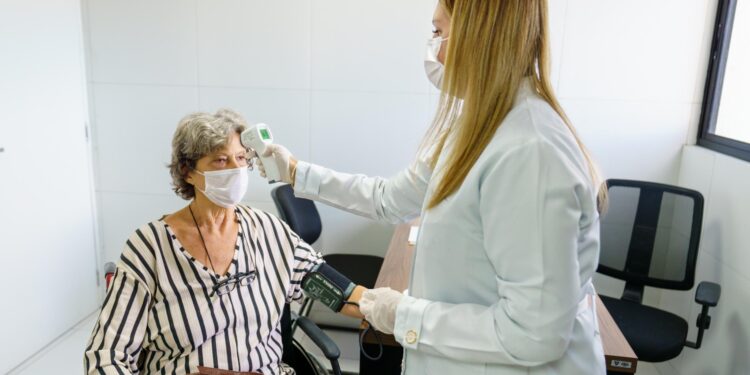 Sesau orienta população a ficar alerta aos sintomas da dengue