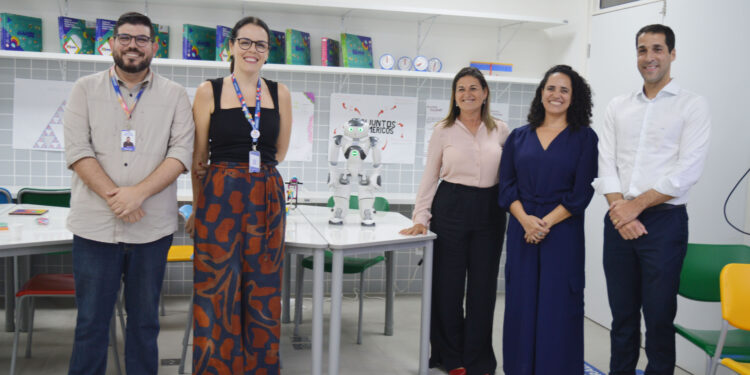 Sesi apresenta estrutura e metodologia da Escola de Referência ao TRT, MPT e Semed