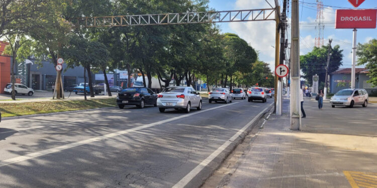 DMTT interdita trecho da Fernandes Lima no domingo (1º)