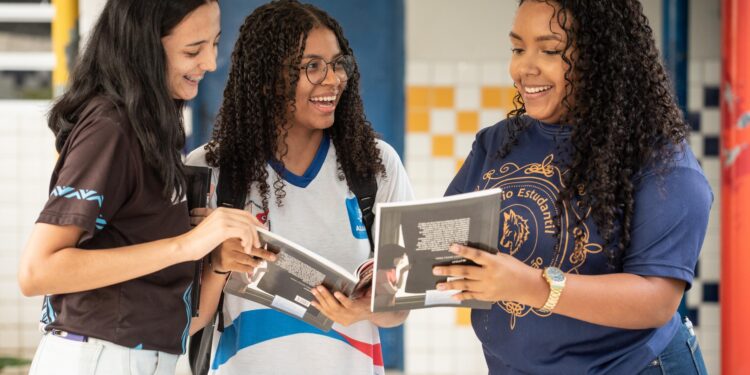 Arsal lança cartilha de combate à violência contra a mulher